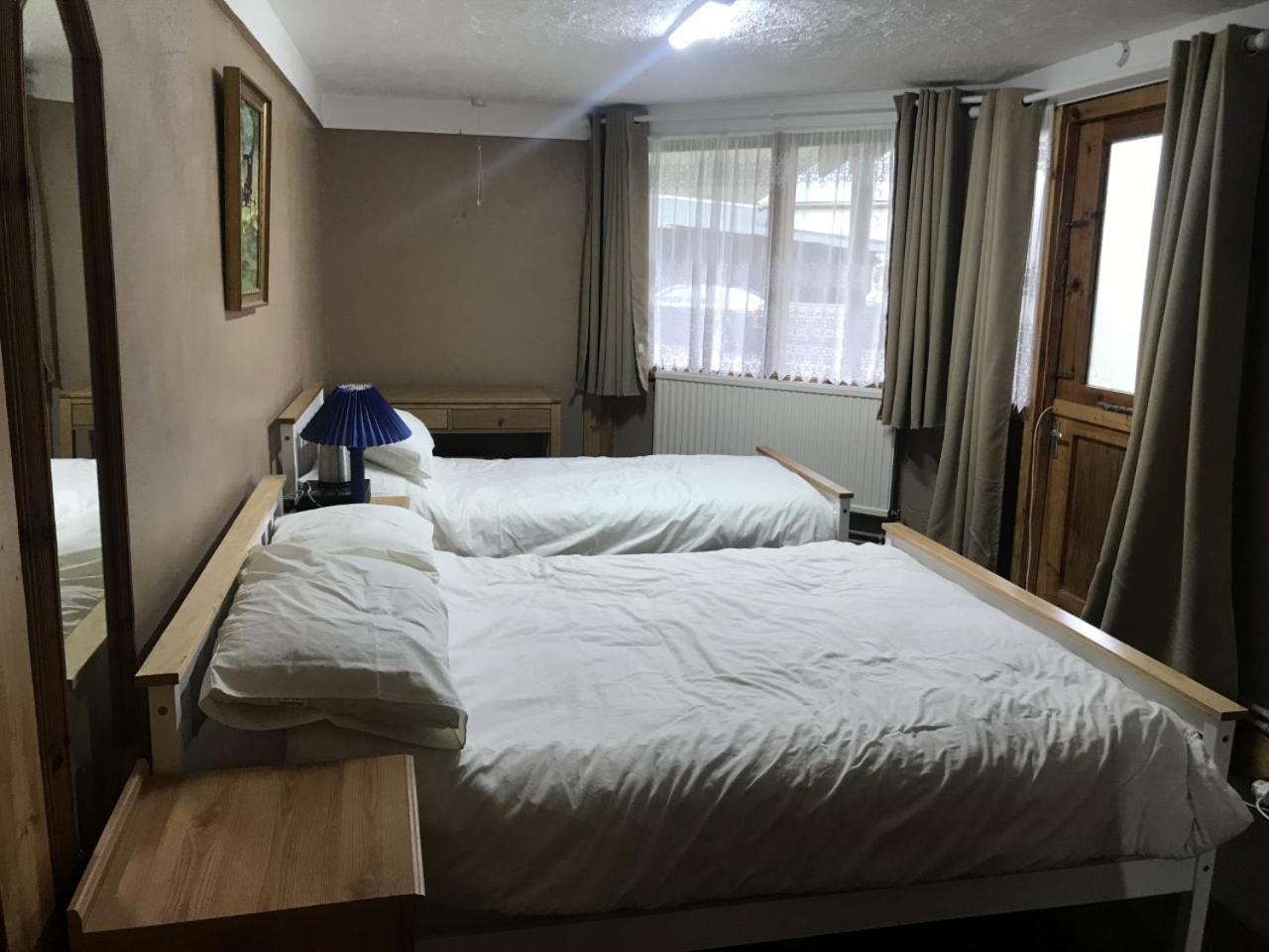 Hafan Y Coed Bed and Breakfast Abercraf Esterno foto